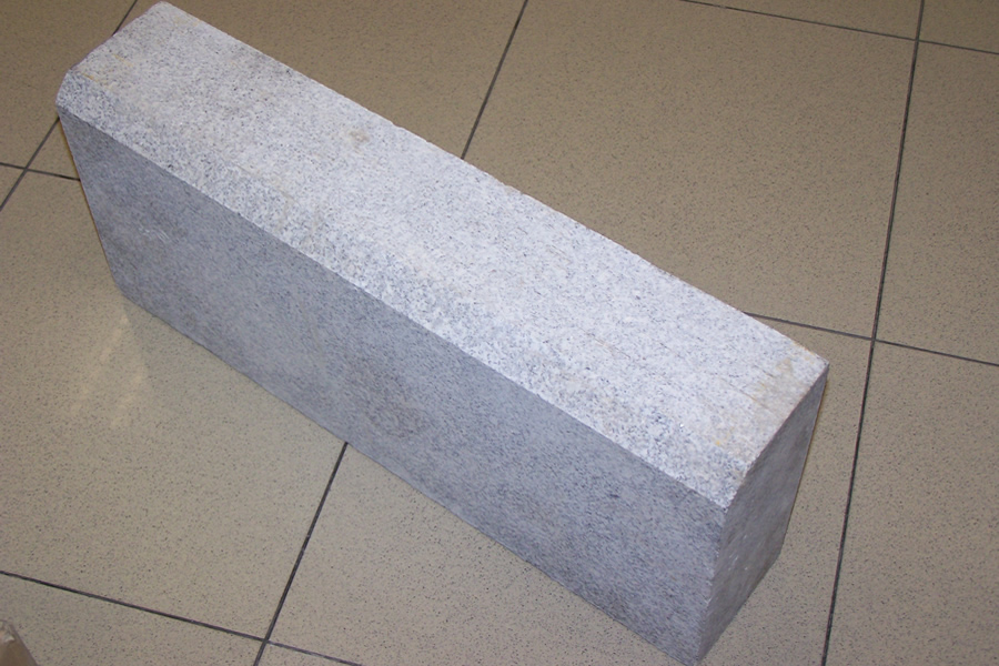 Kerbstone-01